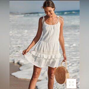 Sugar + Lips Beachy boho white dress SZ small , great condution. Cute